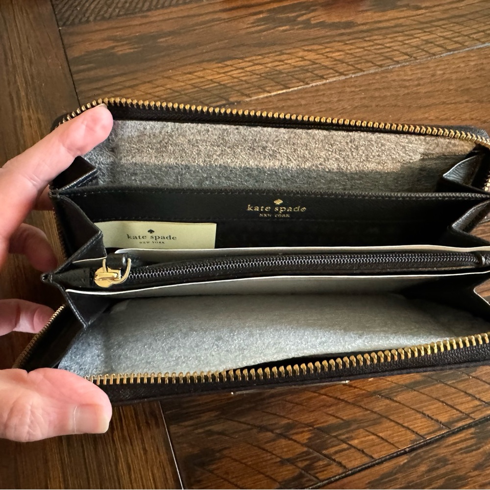 Kate Spade Wallet - Picture 2 of 2
